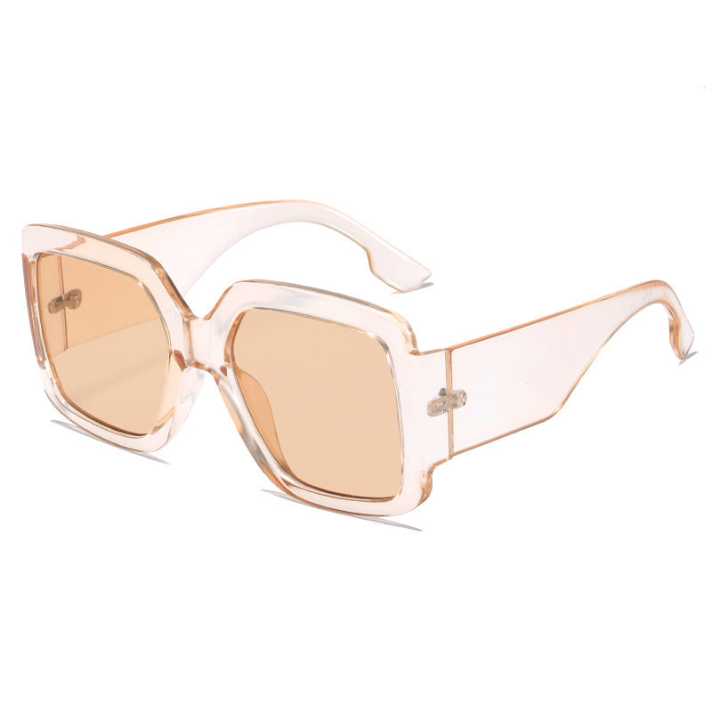 Wholesale Fashionable accessories for traveling and driving: large frame sunglasses
